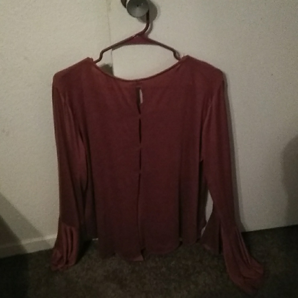 Top - Picture 2 of 2